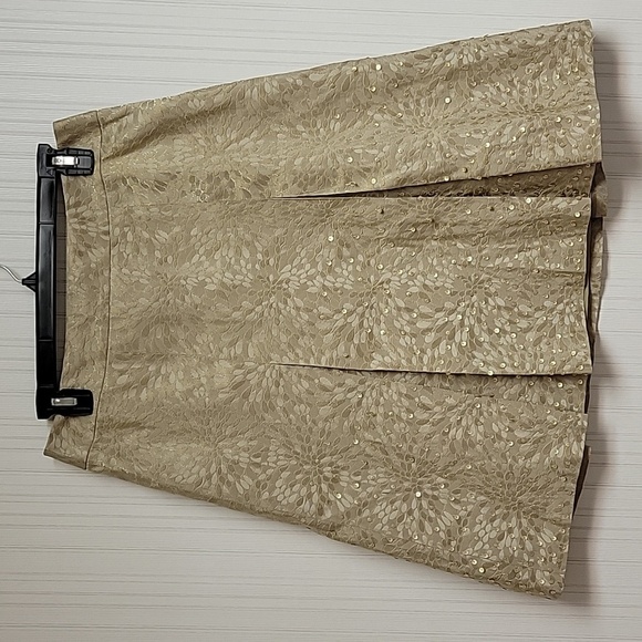 Ann Taylor skirt gold sz 4. Pleats sequins. Fully lined knee length, NWT - Picture 1 of 6